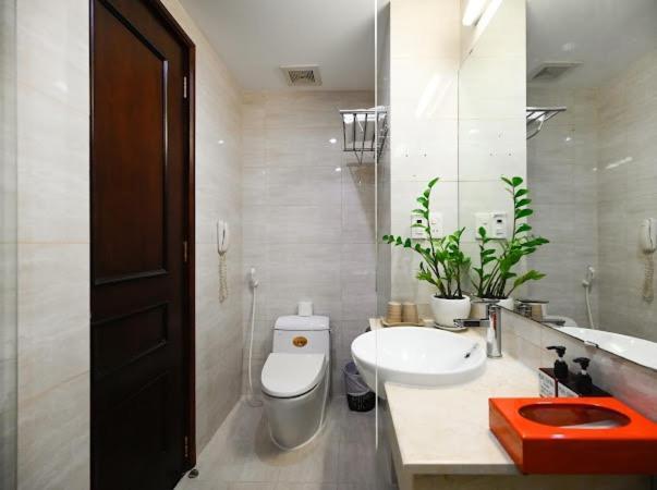 Pearl Central Hotel- Near Nguyen Hue Street Хошимин Экстерьер фото